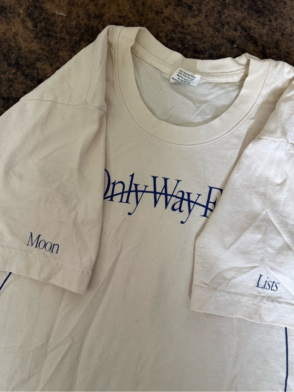 Moon List Tee - Picture 4 of 4